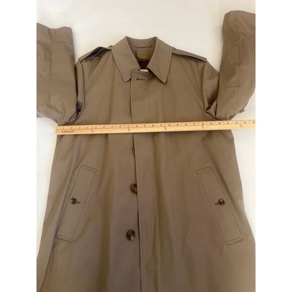 London Fog Men's Tan
Maincoats Trench Style Coat Tan Size 38R - Picture 14 of 15